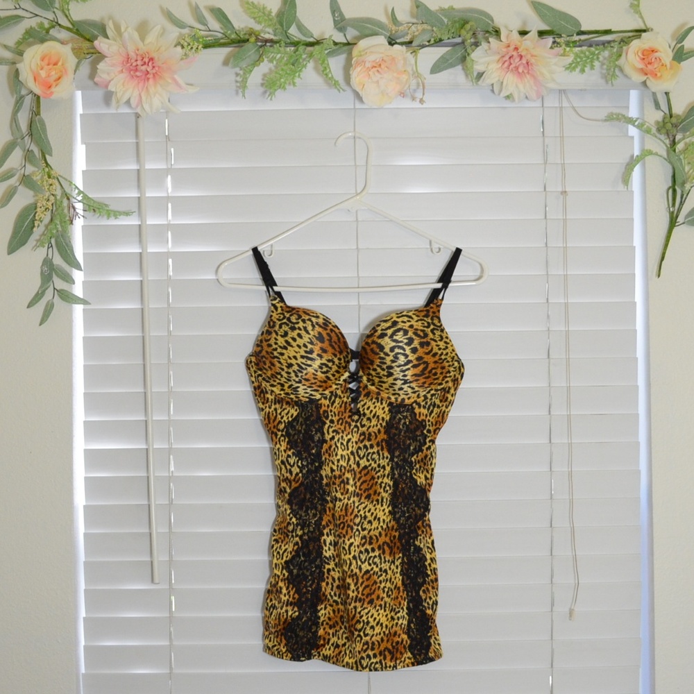 Victoria's Secret – Animal Print Push-Up Lingerie